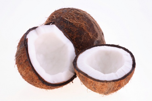Kokoswasser enthält natürlichen Zucker in Form von Glukose.