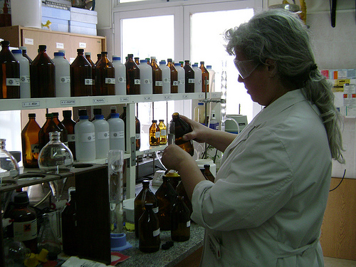Wissenschaftlerin im Labor