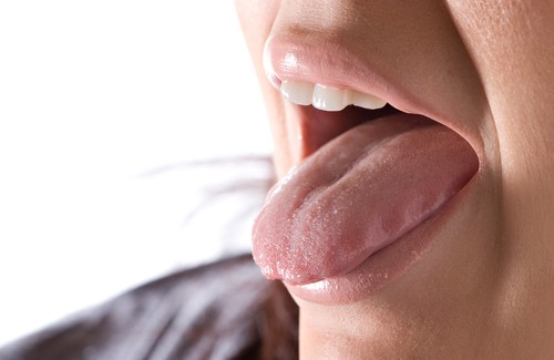 Mundgeruch Ursachen und Therapie
