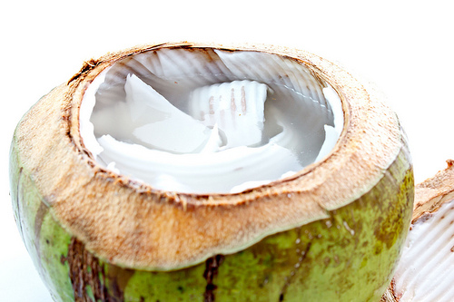 Kokoswasser und andere Getränke zum Abnehmen