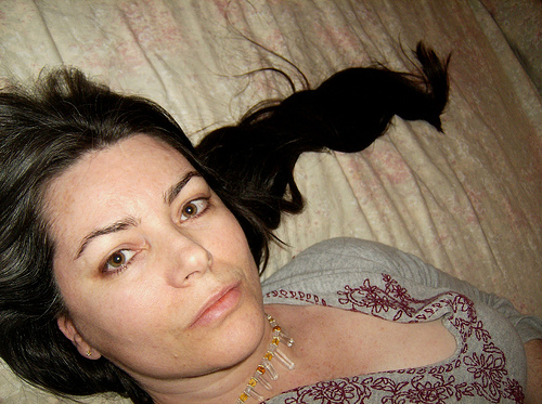 Diese Frau hat lange Haare