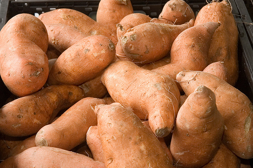 Hilfe gegen Tränensäcke: Süsskartoffeln