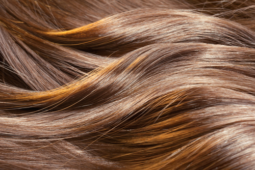 Benutze Masken mit Ei für schöne Haare