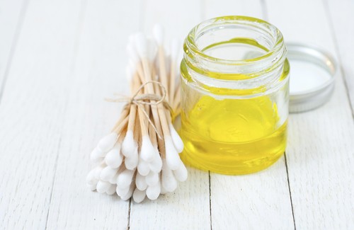 10 alternative Anwendungsmöglichkeiten von Olivenöl 10 alternative Anwendungsmöglichkeiten von Olivenöl