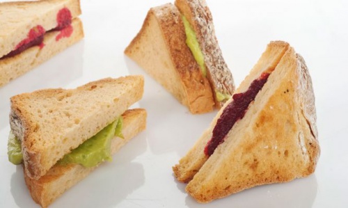 Sandwich mit Roter Beete und Avocado