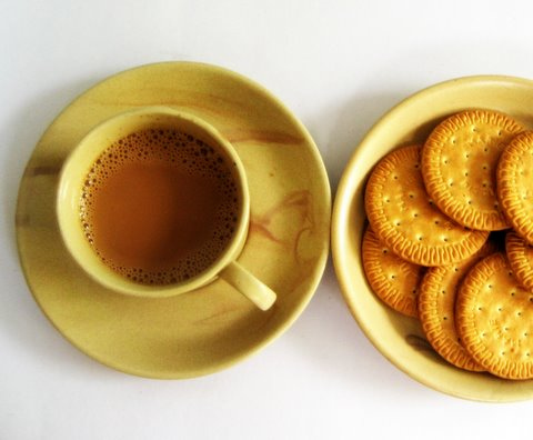 Kräutertee und Butterkekse