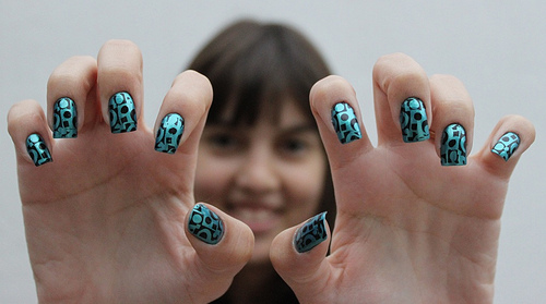 schöne, starke Nägel mit Nagellack
