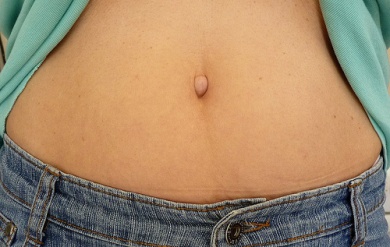 Salbeitee für einen flachen Bauch