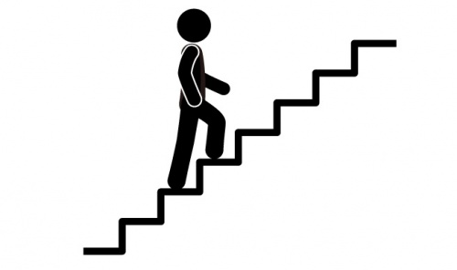 Treppensteigen und andere Übungen gegen Bauchfett