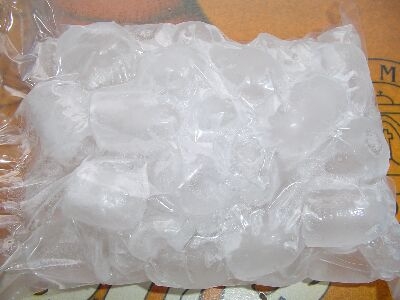 Eis als Heilmittel für Knieschmerzen