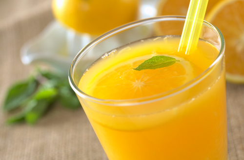 Energy-Drink mit Orangensaft