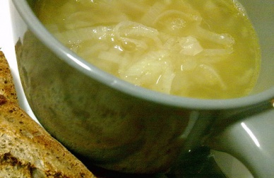 Zwiebelbrühe zur Nierenpflege
