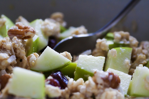 Obstmüsli mit Avocadokern