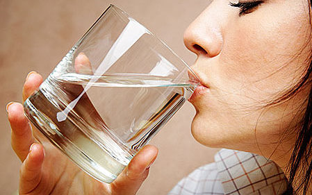 Wasser tut dem Körper gut und stillt auch Hungergefühle