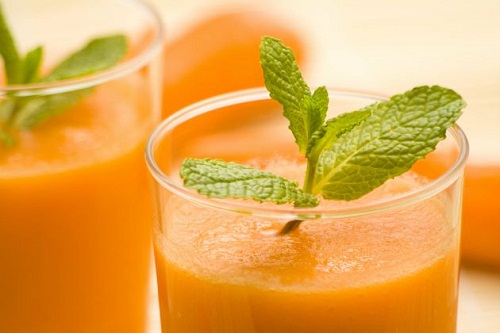 5 Getränke zur Leberentgiftung: Karottensaft