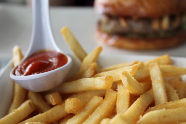 Wie kann man gesündere Pommes Frites machen?