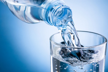 Trinke jeden Tag lauwarmes Wasser!
