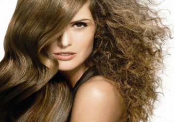 Die besten Mittel gegen Frizz