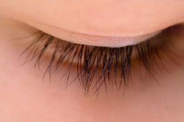 Hausmittel für schöne Wimpern