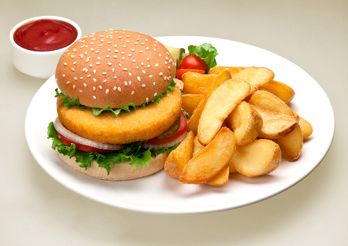 Burger und Pommes sorgen dafür, dass du nach dem Essen müde bist