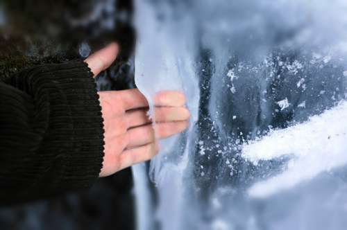 Kalte Hände, kalte Füße: Warum ist das so und was tun dagegen?