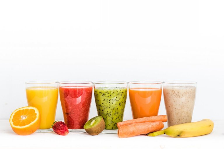 5 Säfte / Smoothies gegen Bauchweh