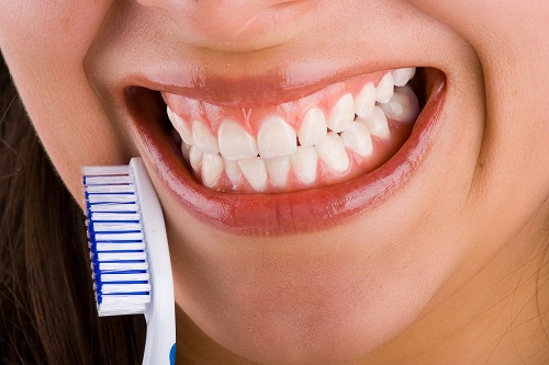Die Zahnpflege der Natur: Zahnpasta und Mundwasser selber machen!