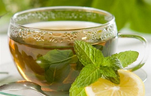 Tees und Aufgüsse: Eigenschaften und Zubereitung