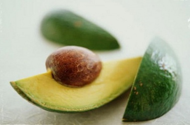 9 Gründe, warum du den Avocadokern verzehren solltest