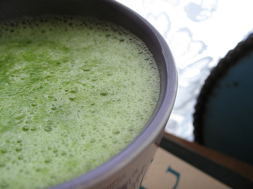 grüner Smoothie mit Spirulina