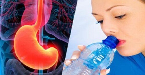 4 Gläser Wasser auf nüchternen Magen: gesundheitliche Vorteile