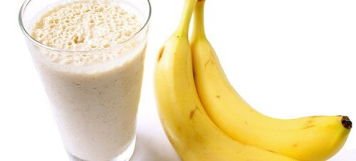 Bananen-Shakes gegen Flüssigkeitsretentionen und zum Abnehmen