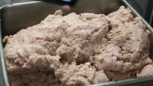Herstellung von Hühner-Nuggets