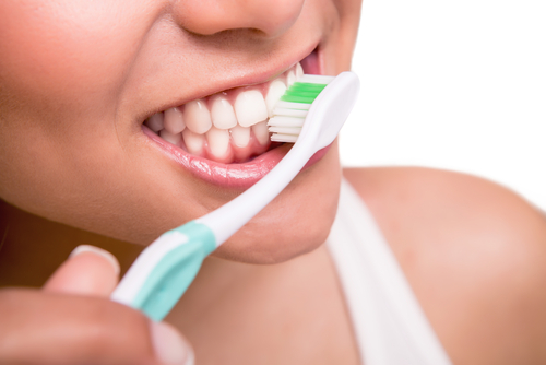 Reinige deine Zahnbürste mit Wasserstoffperoxid