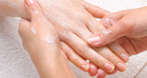 Natron für Haut: sanfte Hände