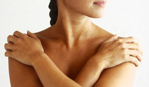 5 Tipps, um deinen schlanken Hals zu pflegen