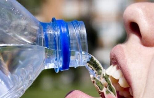 Wie du herausfindest, ob deinem Körper Wasser fehlt