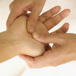 Handmassage gegen Kribbeln