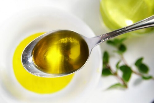 Olivenöl gegen Verfärbungen