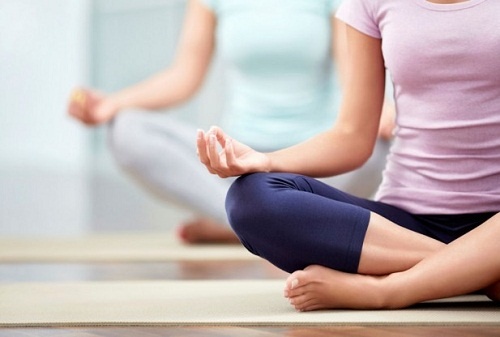 Yoga hilft gegen Hitzewallungen