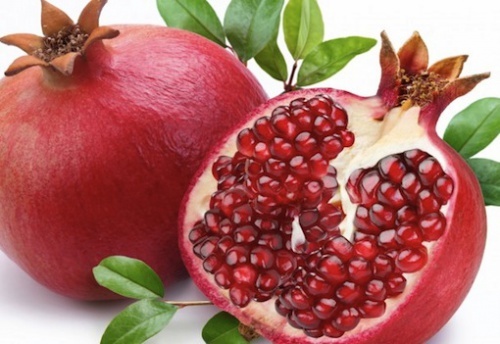 granatapfel-verbessert-die-haut-500x344