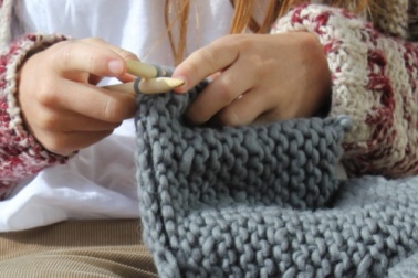 Stricktherapie: gesundheitliche Vorteile des Handstrickens