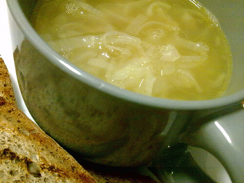 zwiebelbrühe