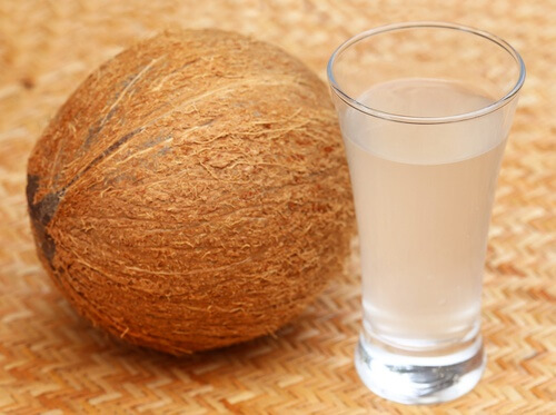 10 gesundheitsfördernde Eigenschaften des Kokoswassers