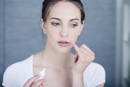 Lippenherpes schnell und einfach bekämpfen
