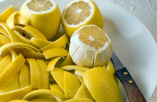 Geschnittene Zitronenschale