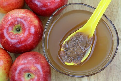 Gesundheitsfördernd: Apfelessig mit Honig am Morgen