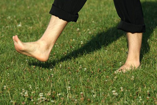 Barfusslaufen gegen Stress