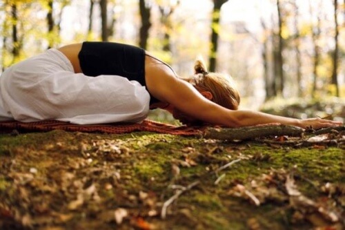 yoga-meditation-natur-entspannung