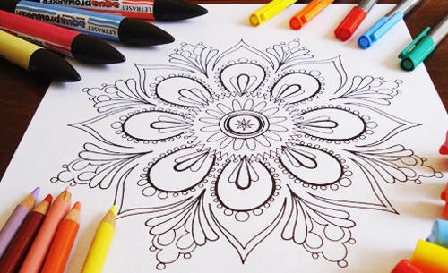 Zauberhafte Mandalas zur Reduktion von Stress Zauberhafte Mandalas zur Reduktion von Stress
